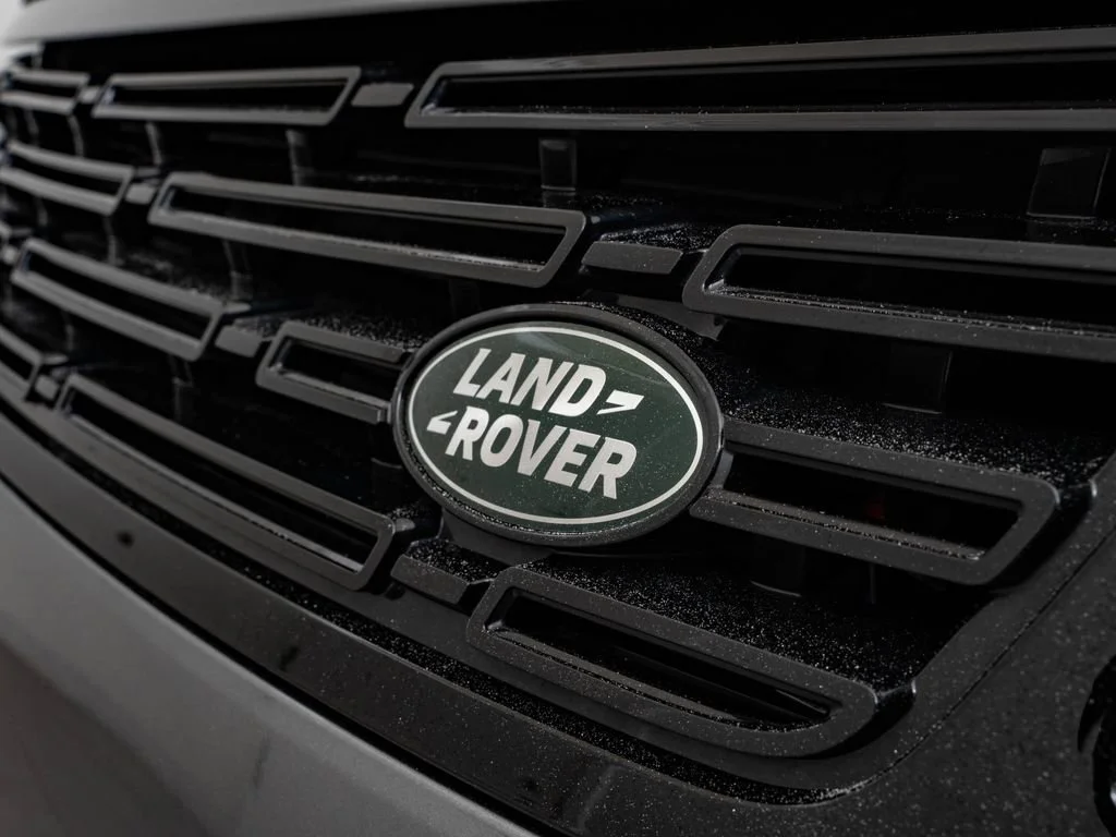 Used 2023 Gray Land Rover SE image 3