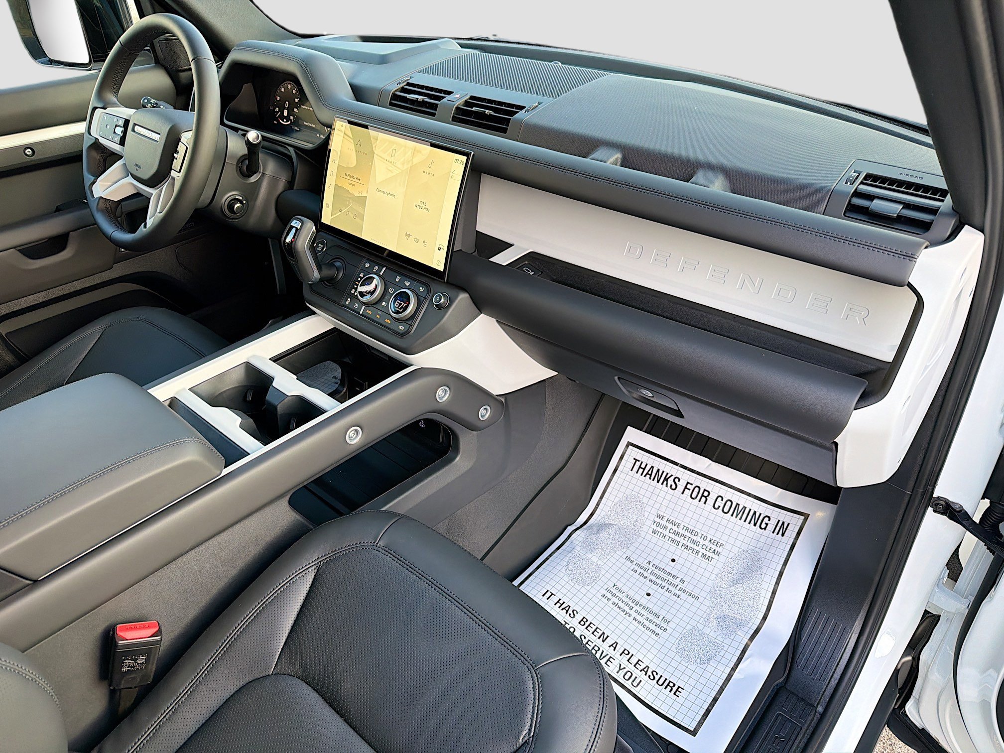 New 2026 Fuji White Land Rover X-Dynamic SE image 13
