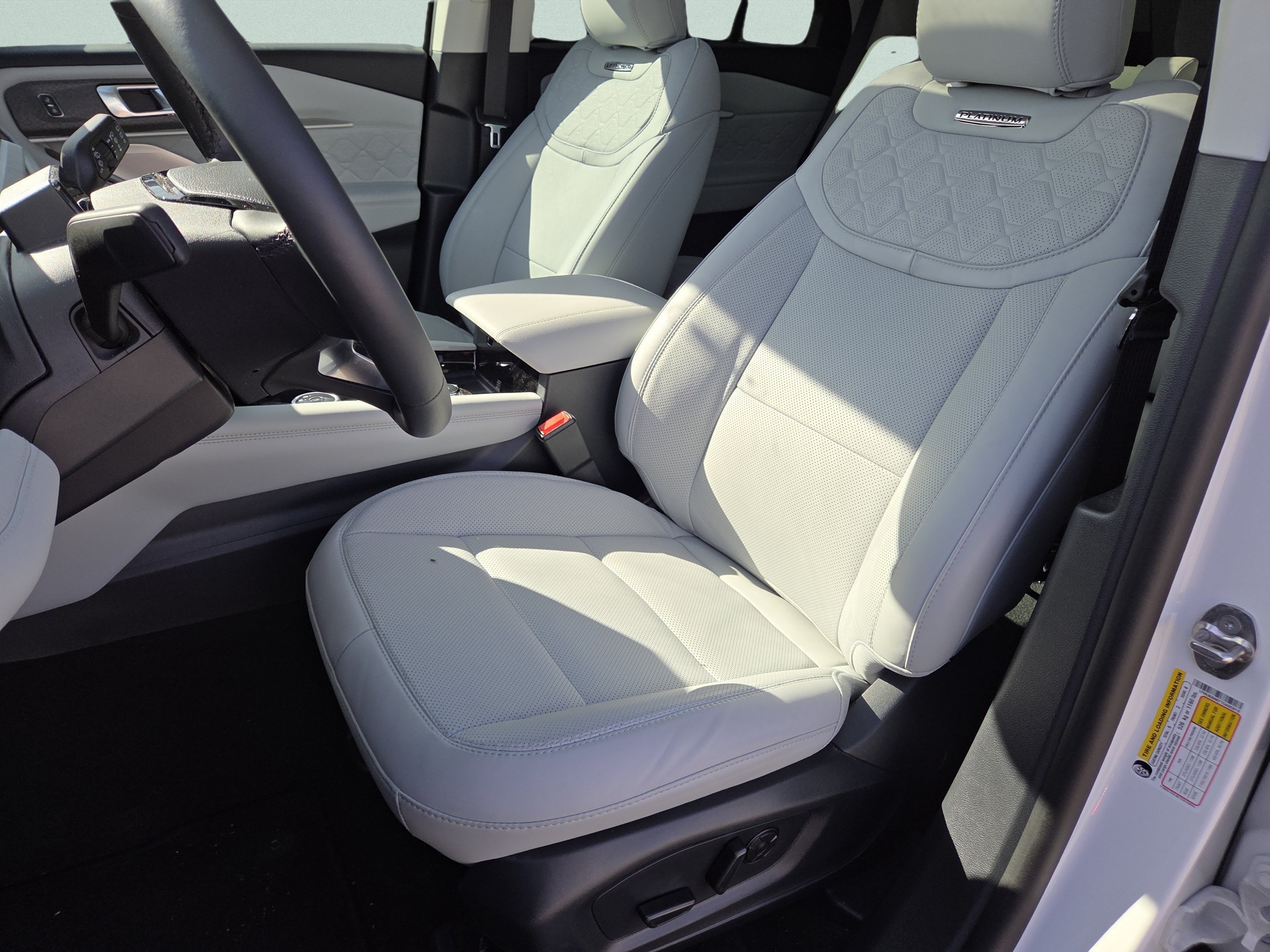 Used 2026 White Metallic Ford Platinum image 37