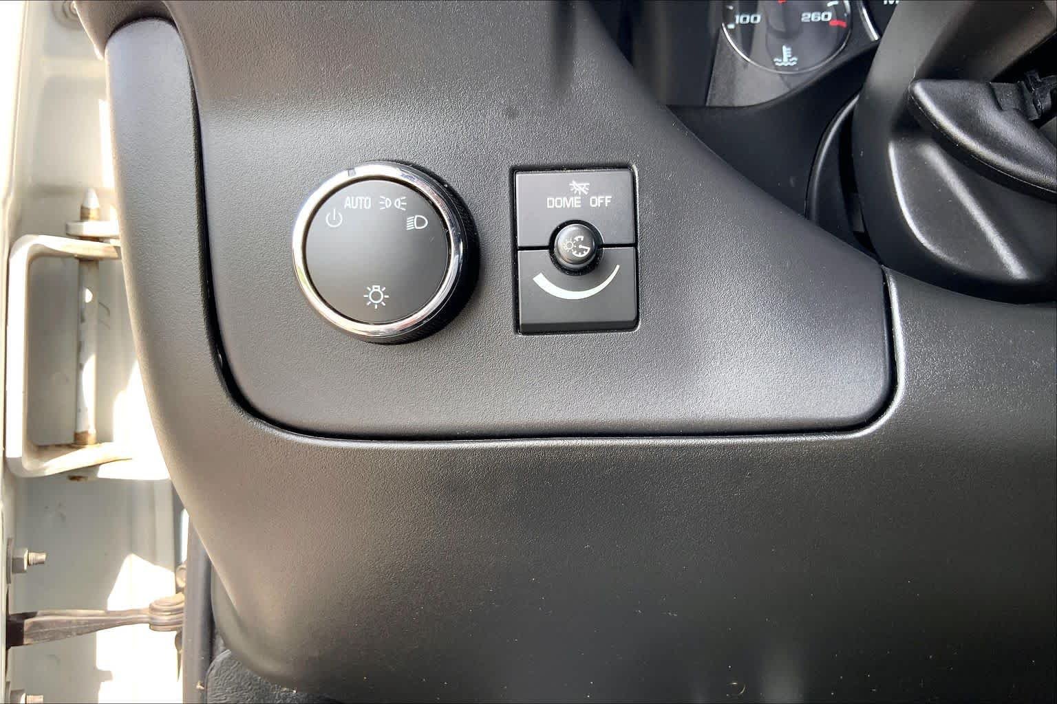 Used 2023 Summit White Chevrolet  image 30