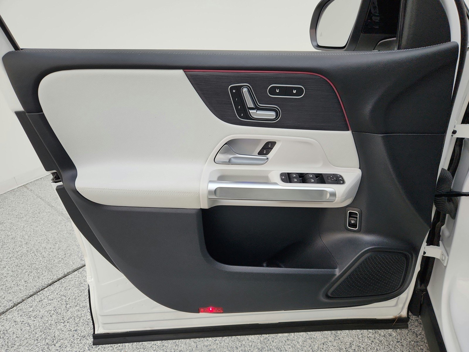 Certified Used 2022 Polar White Mercedes-Benz GLB 250 image 19