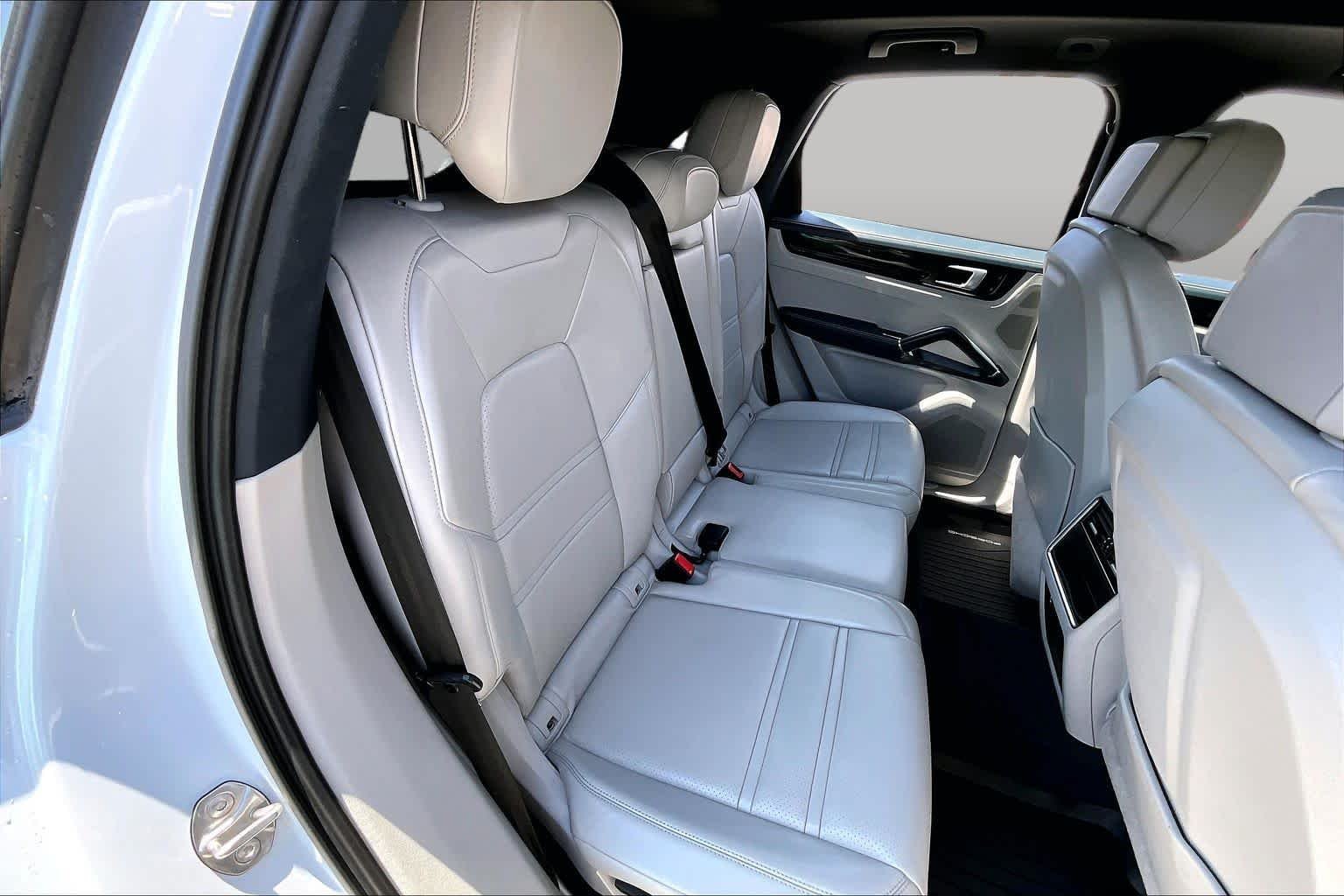 Used 2023 White Porsche  image 19