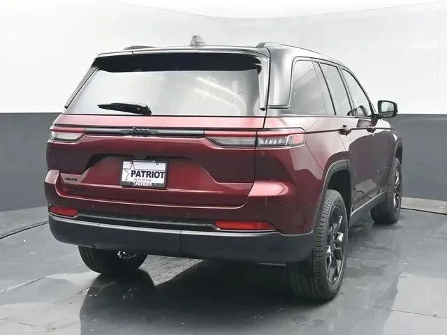 New 2025 Velvet Red Pearl-Coat Exterior Paint Jeep Limited image 5
