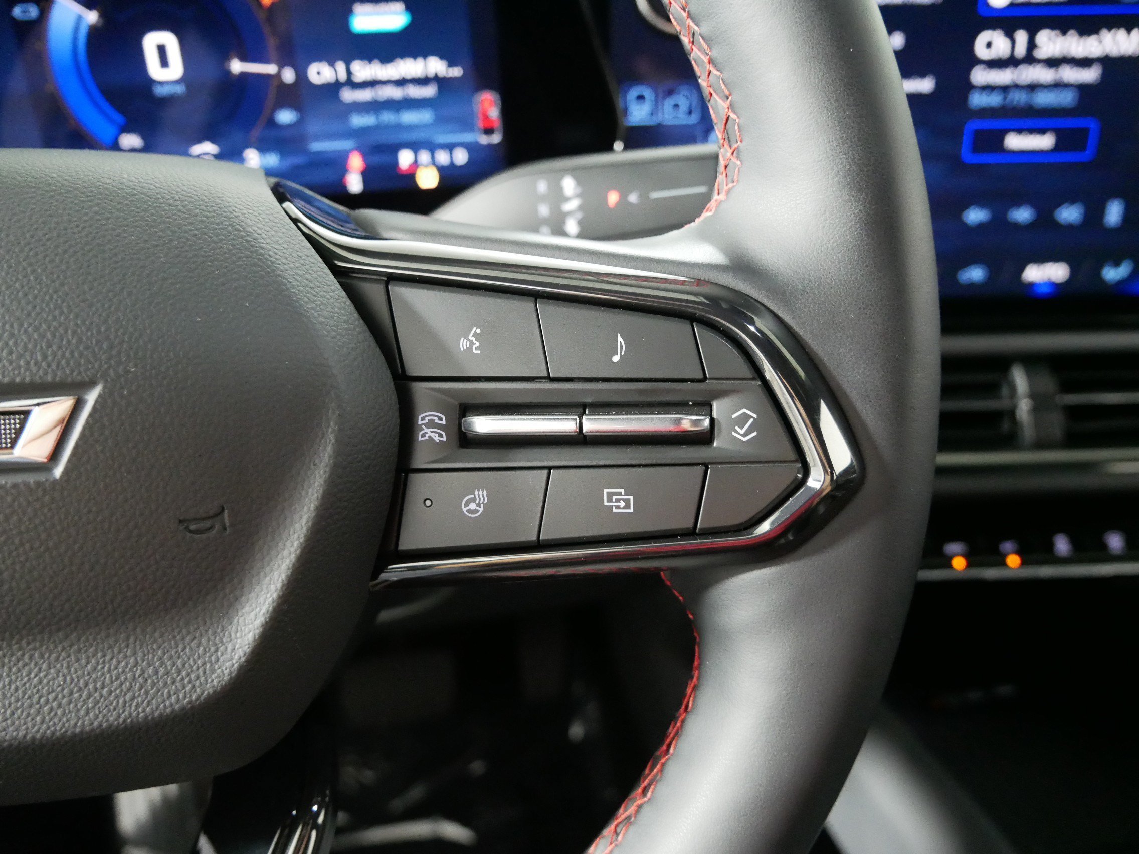 Used 2025 Black Chevrolet RS image 28