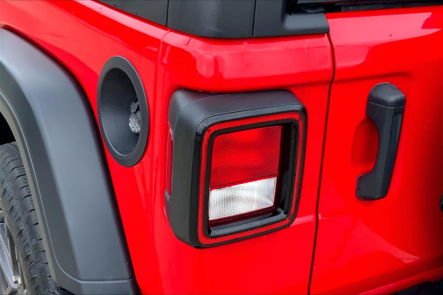 Used 2025 Firecracker Red Clearcoat Jeep Sport S image 27