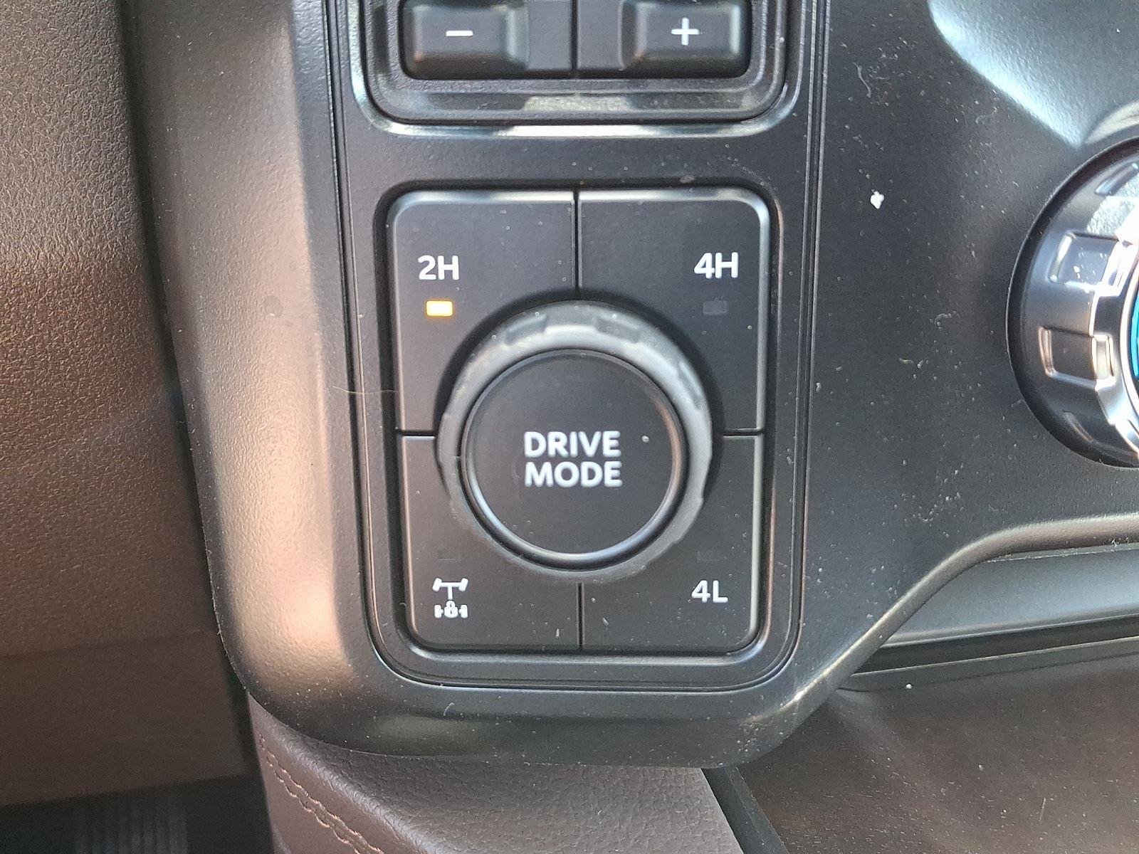 New 2026 Star White Metallic Tri-Coat Ford F-250® King Ranch® image 17