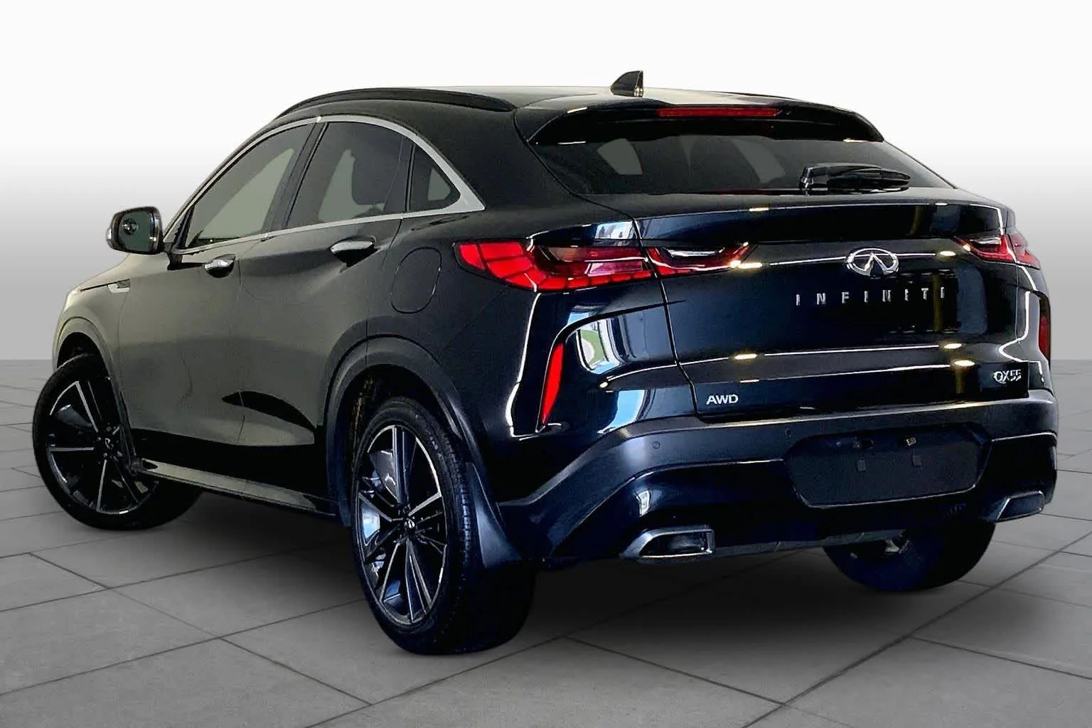 Used 2022 Mineral Black INFINITI LUXE image 12