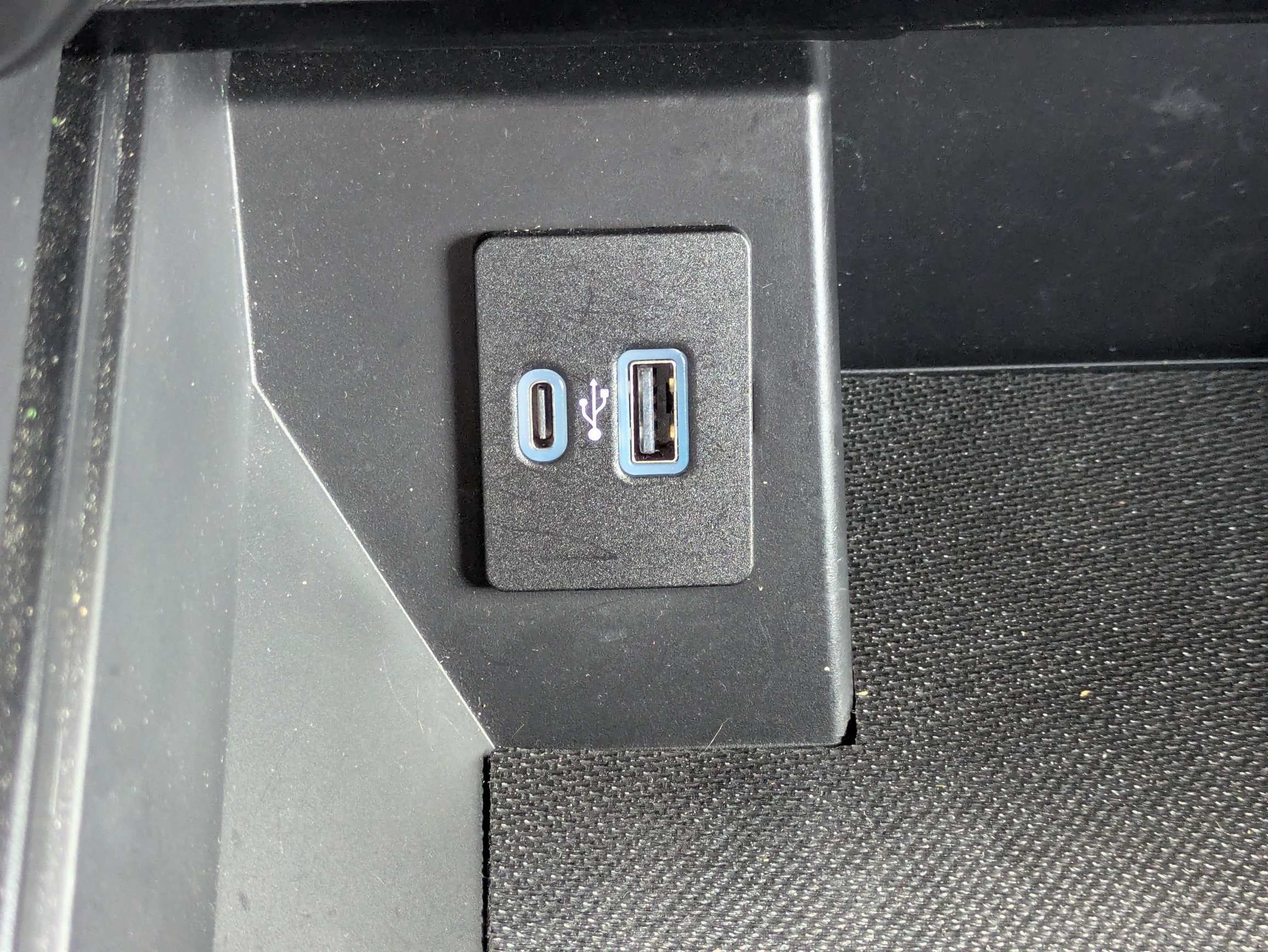 Used 2023 Silver Metallic Ford LARIAT image 25