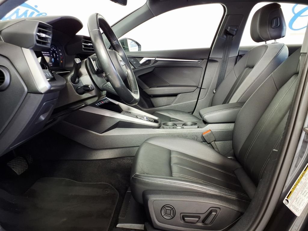 Used 2024  Audi 40 Premium image 7