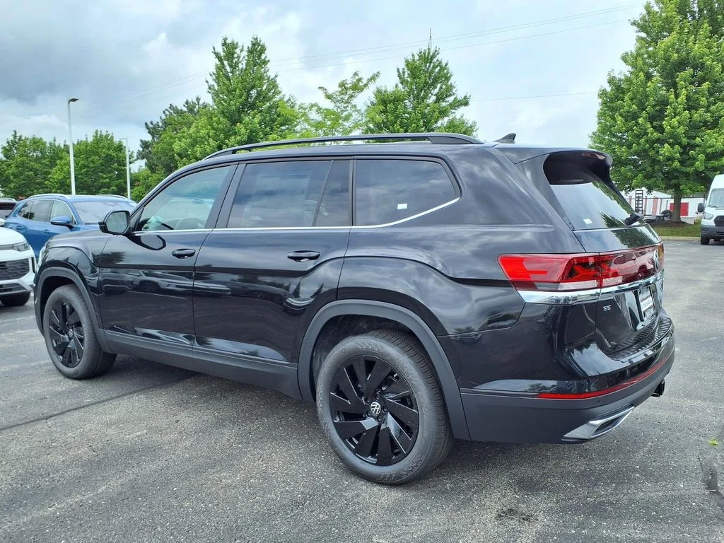 New 2026 Deep Black Pearl Volkswagen 2.0T SE w/Technology image 4