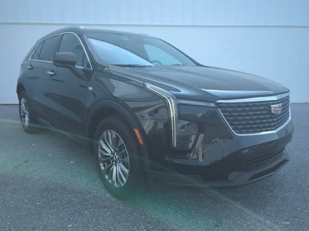 2025 Cadillac XT4 AWD Premium Luxury