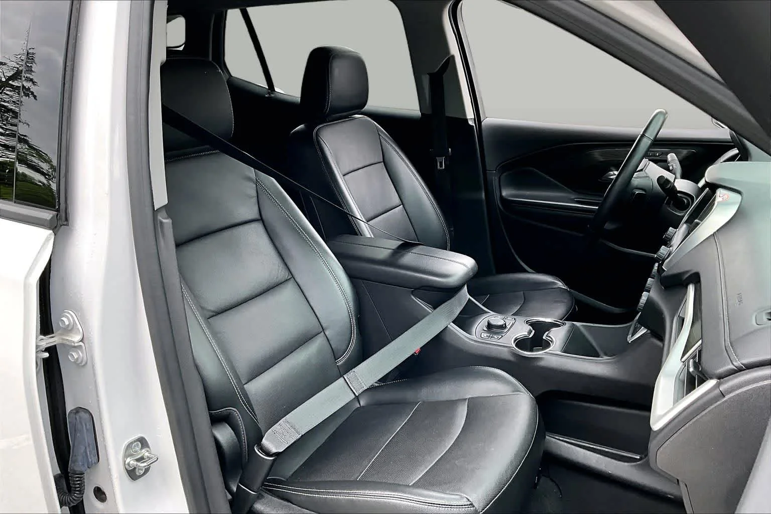 Used 2024 Summit White GMC SLT image 9