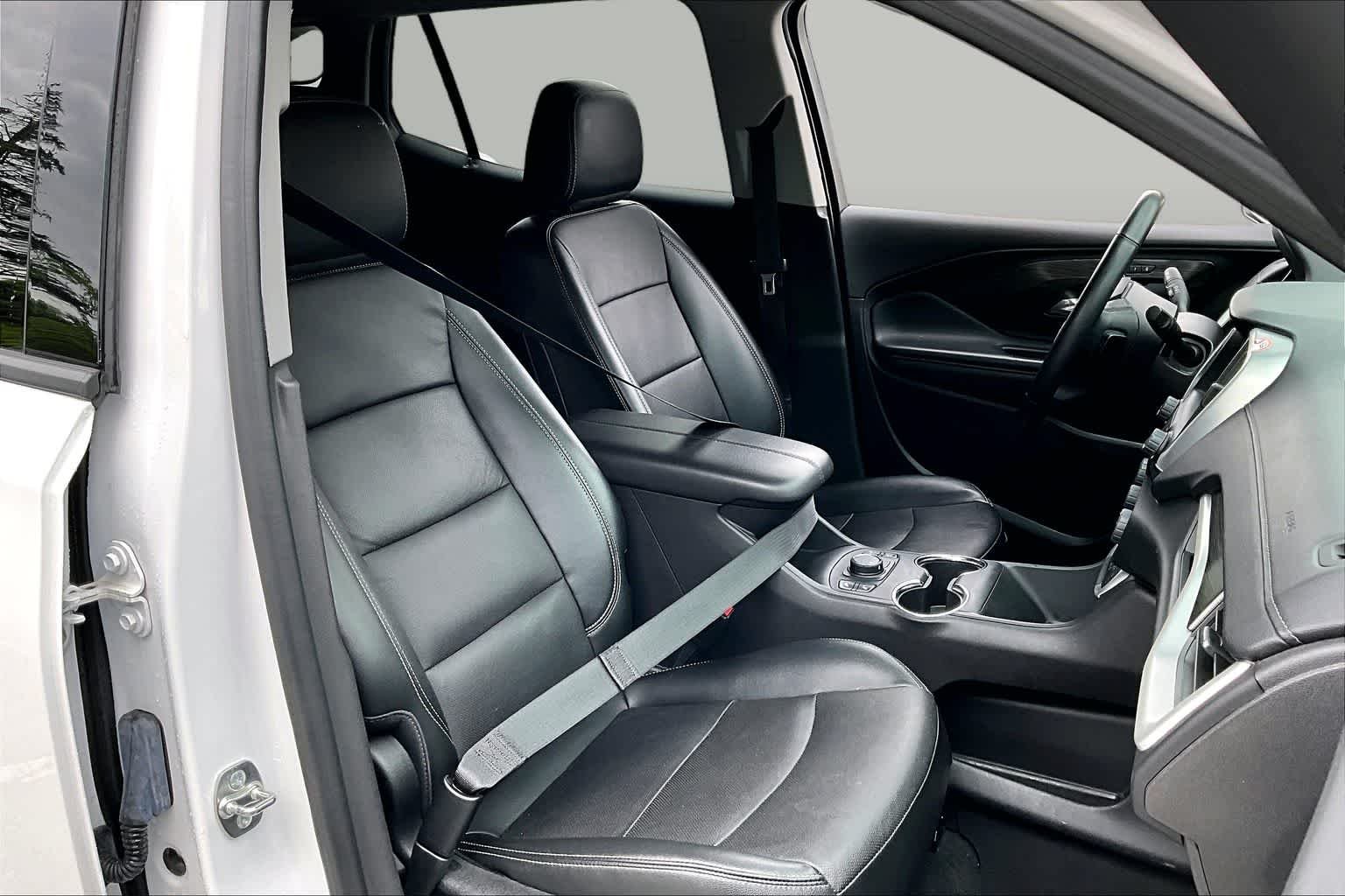 Used 2024 Summit White GMC SLT image 9