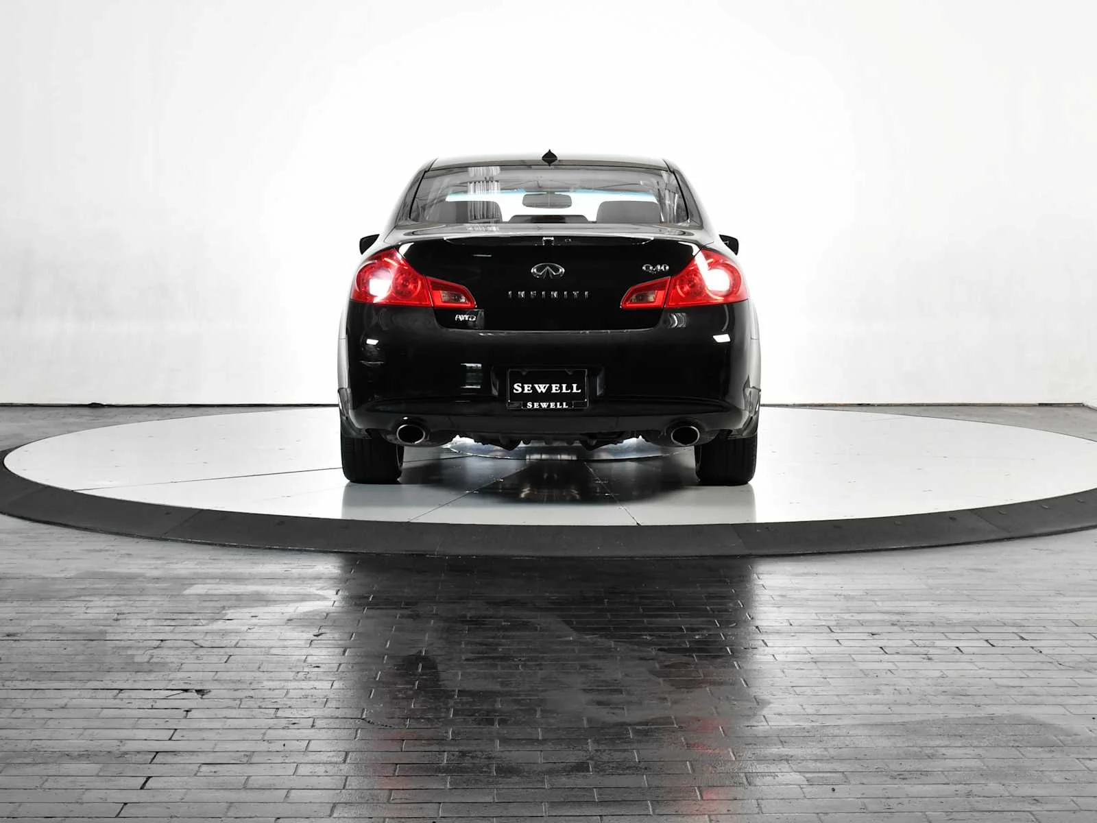 Used 2015 Black Obsidian INFINITI  image 4