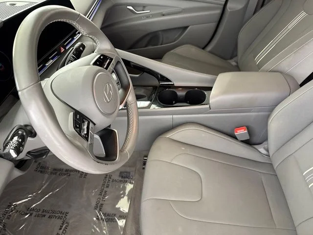 Used 2025 Red Hyundai SEL Convenience image 26