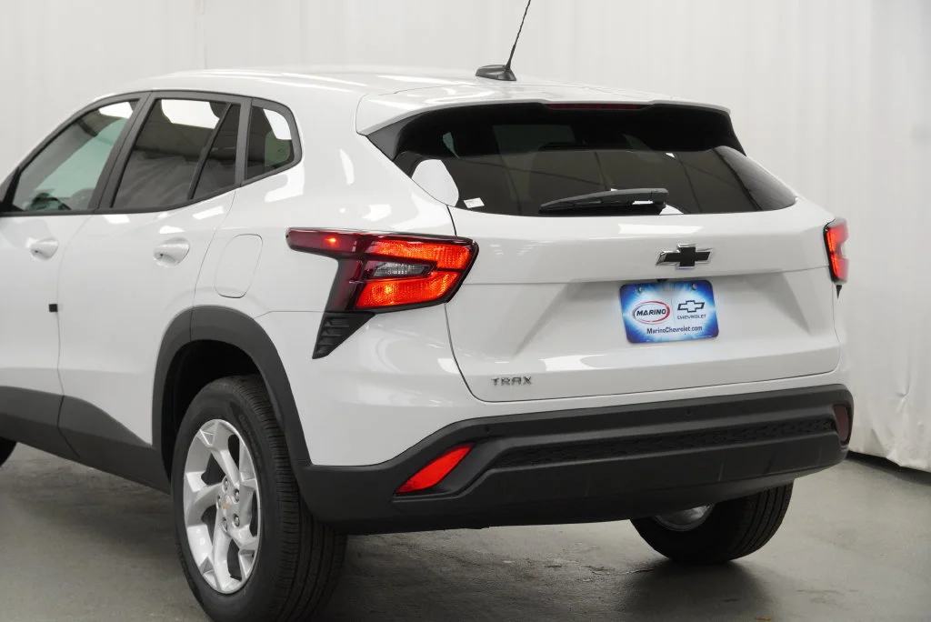 New 2026 Summit White Chevrolet LS image 17