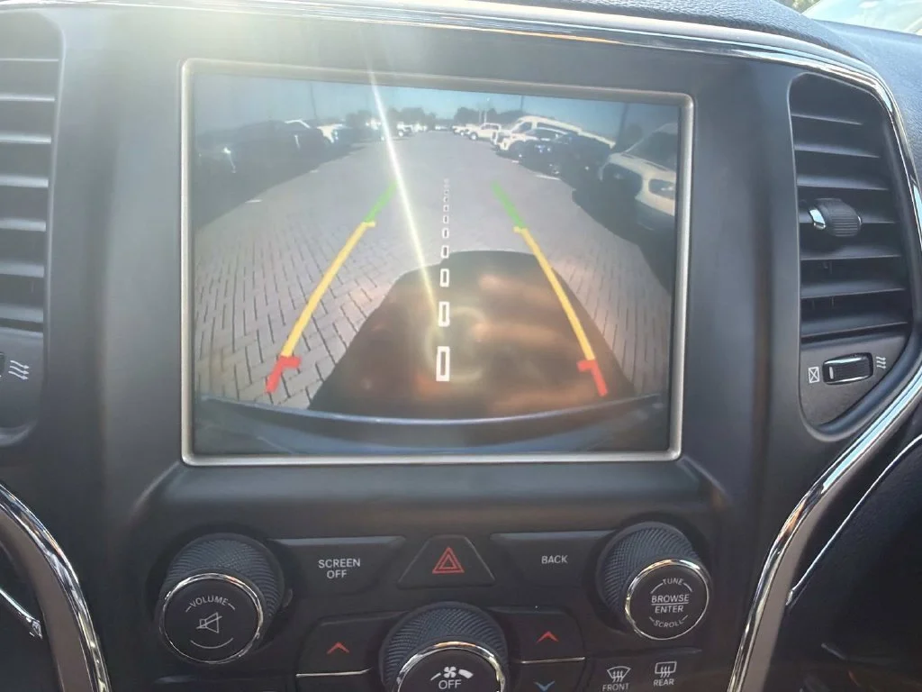 Used 2016 Silver Jeep Limited image 23