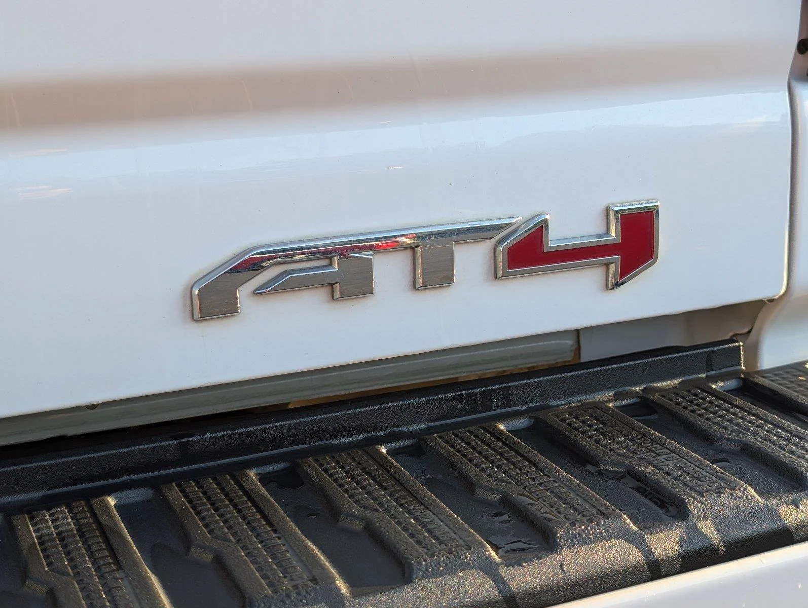 Used 2024 Summit White GMC AT4 image 5