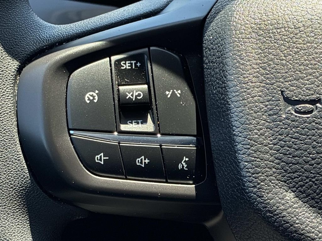 Used 2025 White Ford XL image 23