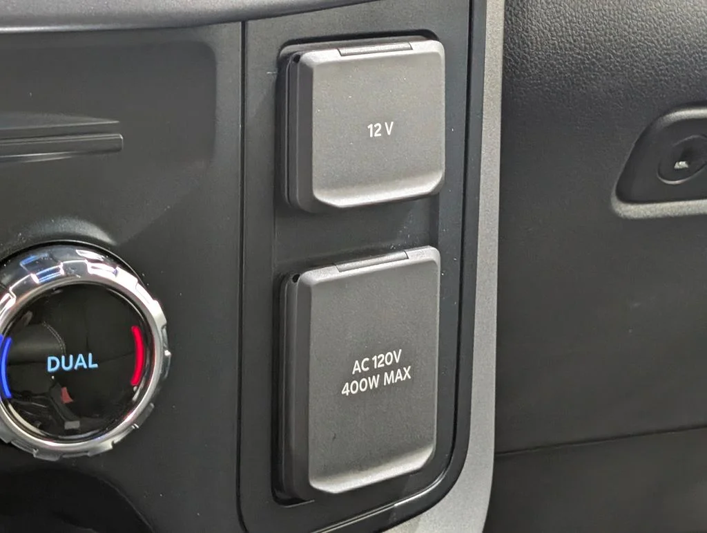 New 2026 Oxford White Ford XLT image 8