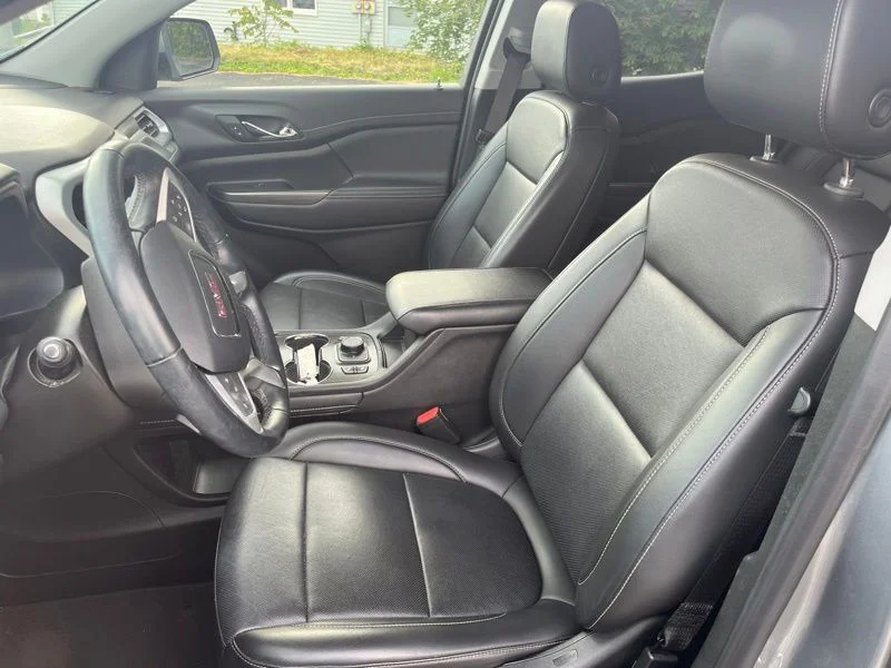 Used 2023 Silver GMC SLT image 9