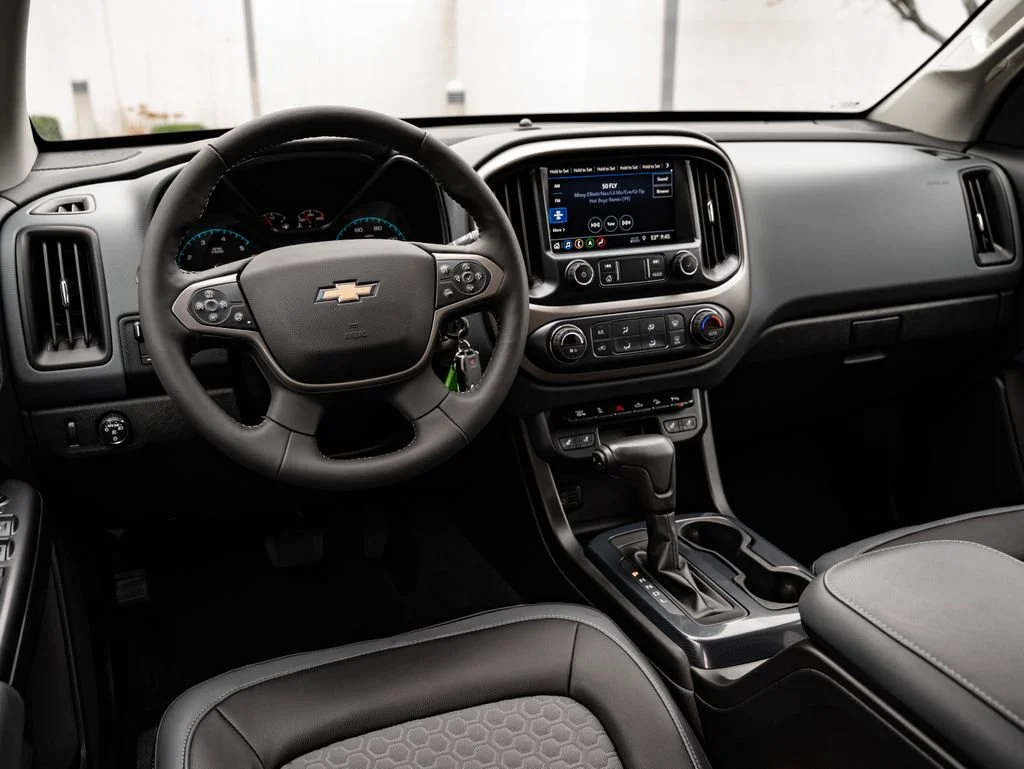 Used 2019 Satin Steel Metallic Chevrolet Z71 image 4
