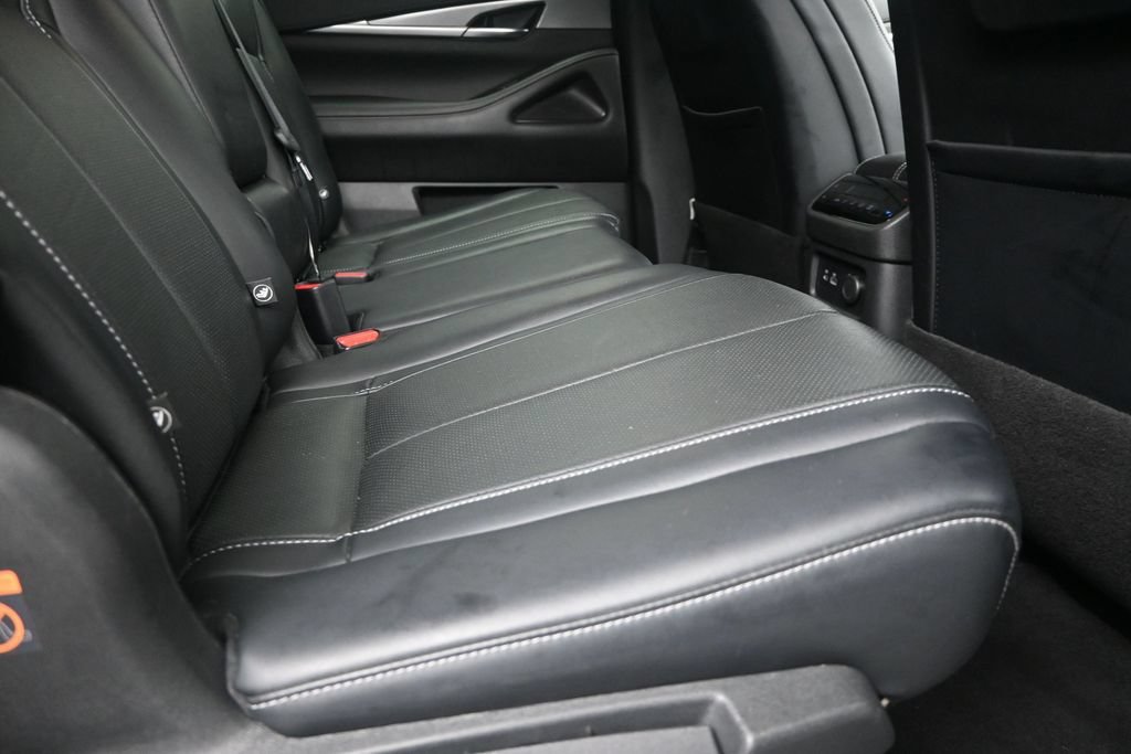 Certified Used 2023 White INFINITI LUXE image 23