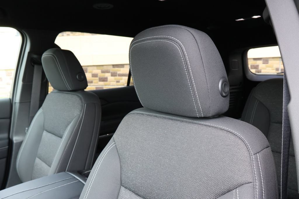 2027 Chevrolet Traverse LT - Photo 15