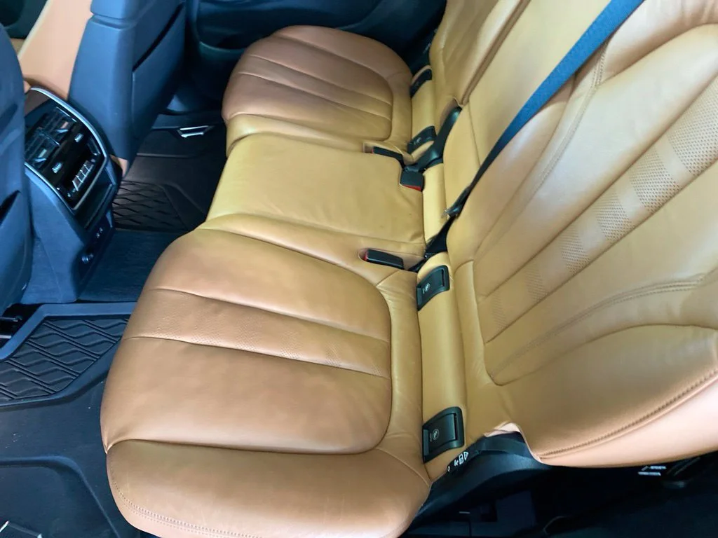 Used 2019 Black Sapphire Metallic BMW xDrive40i image 11