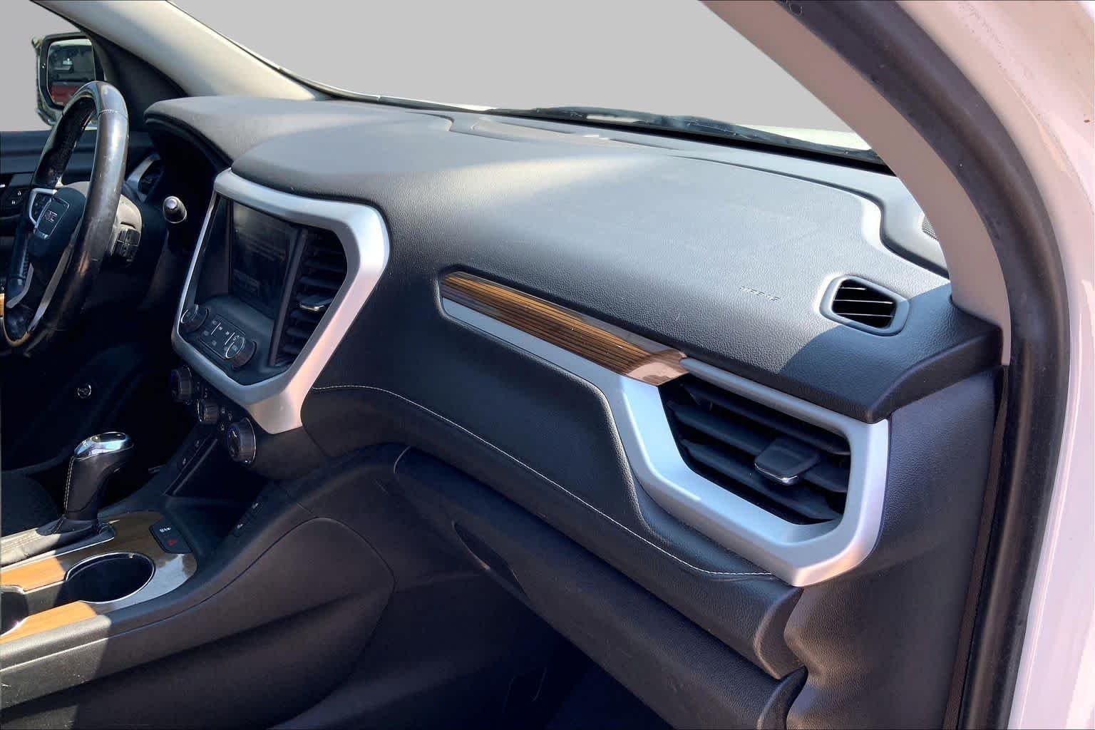 Used 2019 Summit White GMC SLE image 19