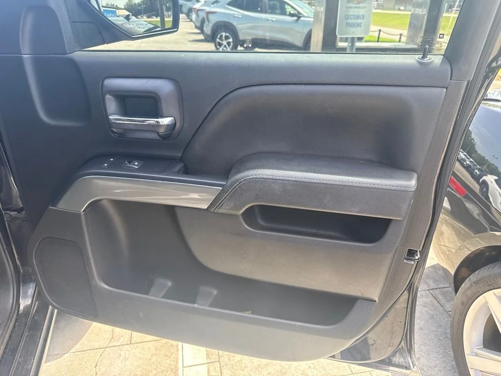 Used 2018 Black Chevrolet LT image 10