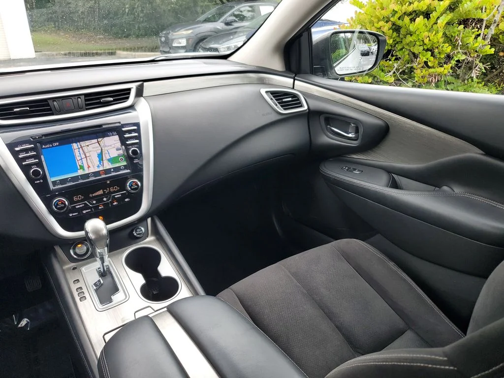 Used 2017 Silver Nissan SV image 18