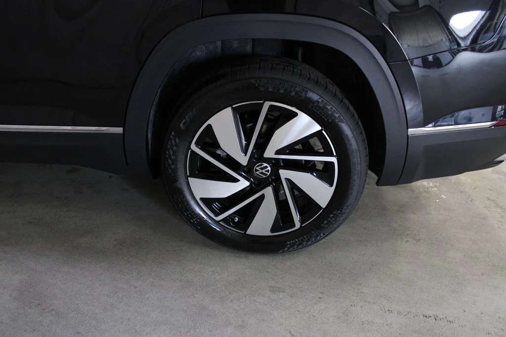 New 2026 Black Volkswagen SEL image 38
