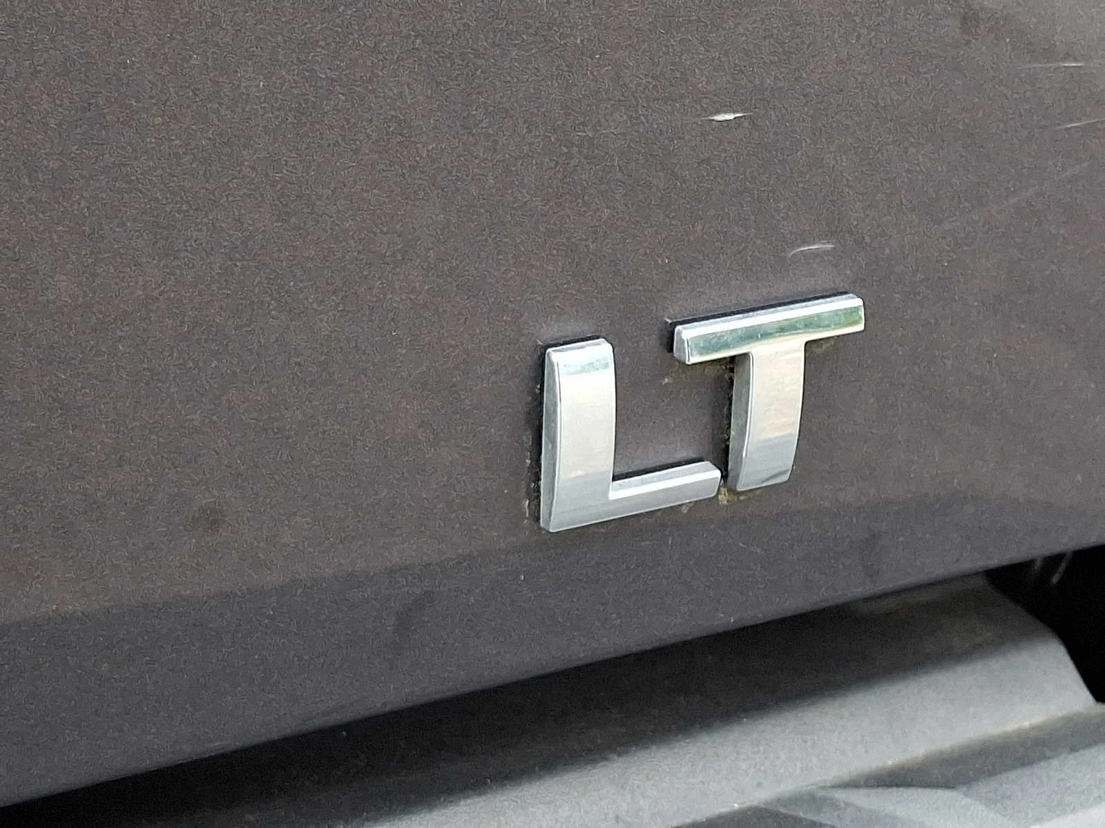 Used 2010 Taupe Gray Metallic Chevrolet Xtra Fuel Economy image 29