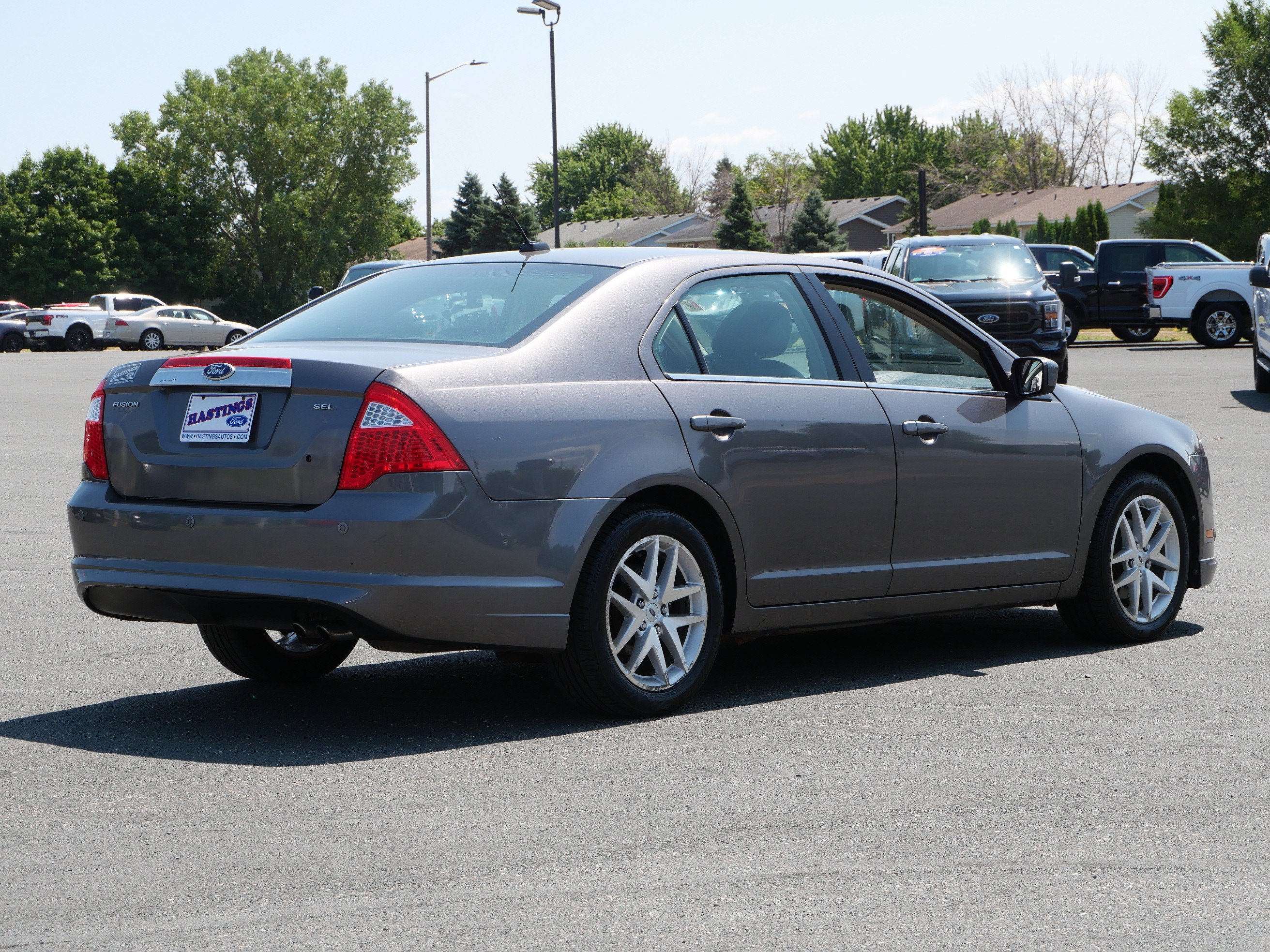 Used 2010 Gray Ford SEL image 5
