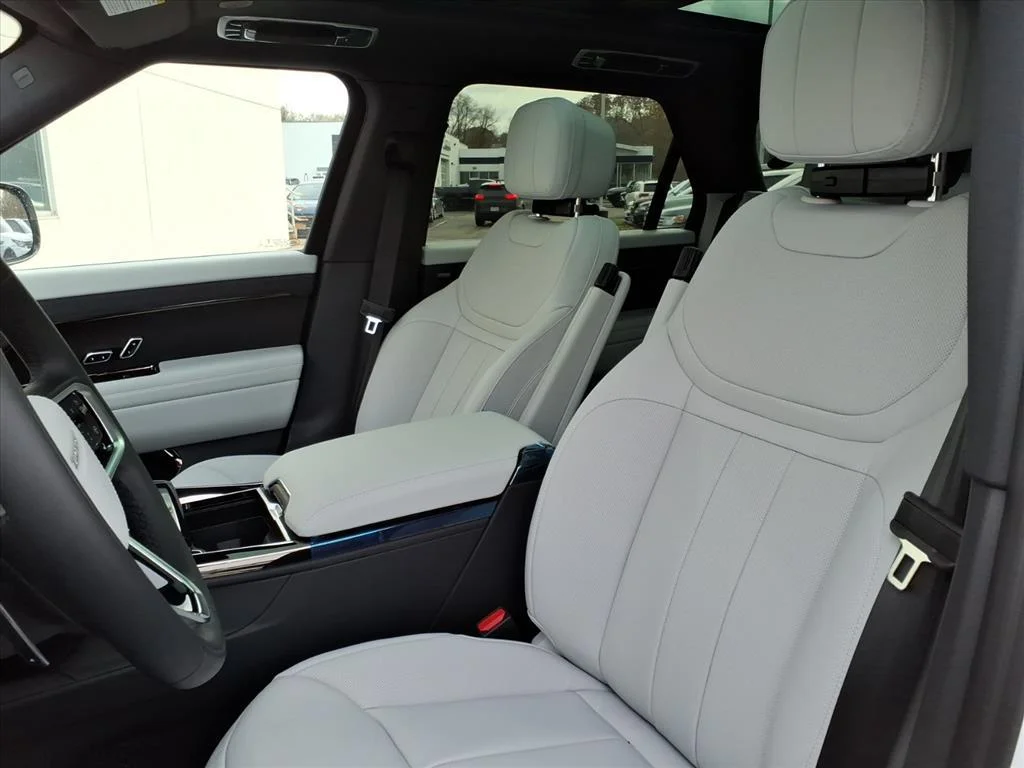 2025 Land Rover Range Rover Sport SE - Photo 10