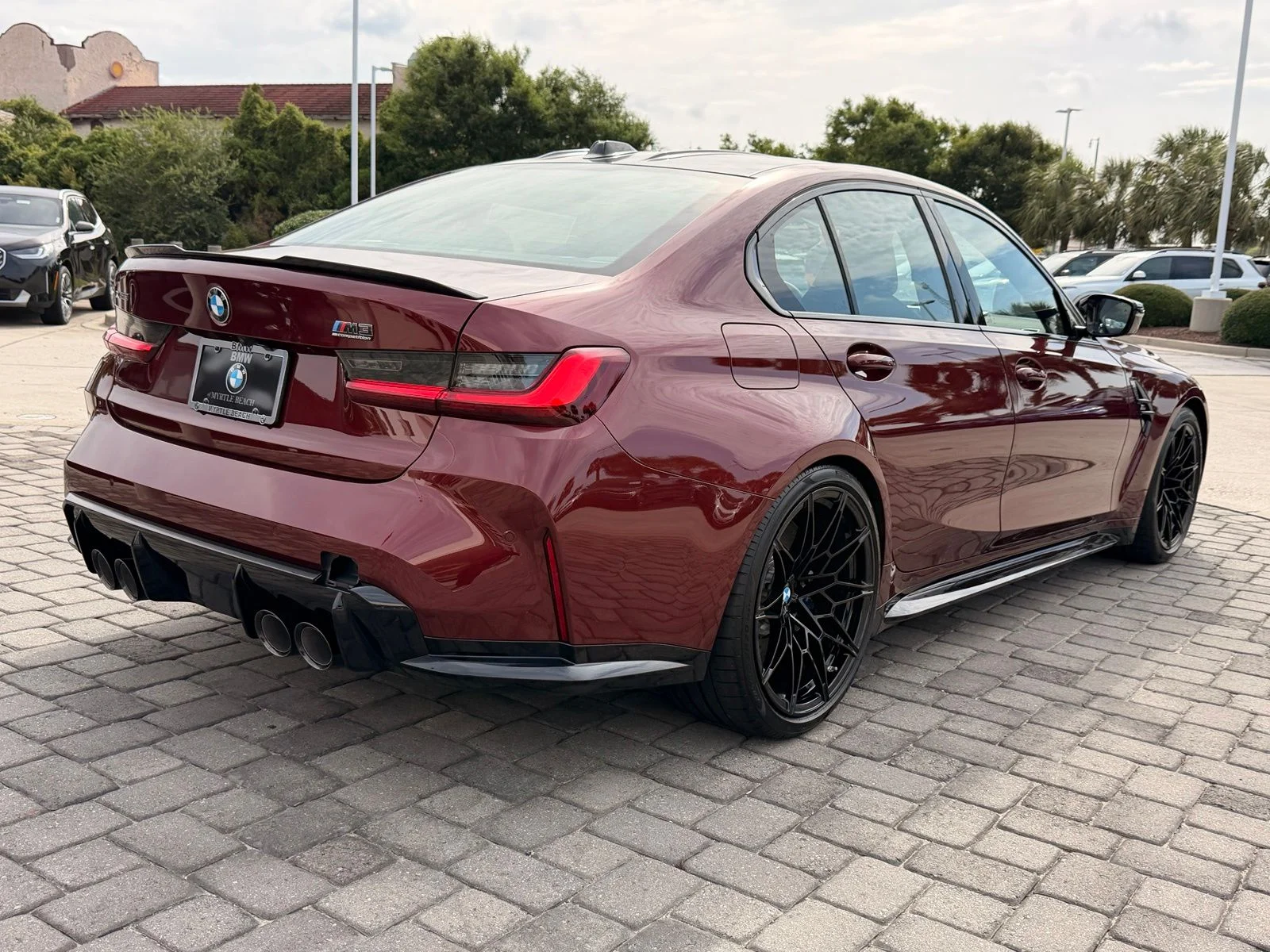 New 2027 Aventurin Red Metallic BMW Competition image 8