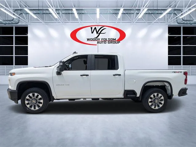 Used 2023 White Chevrolet Custom image 8