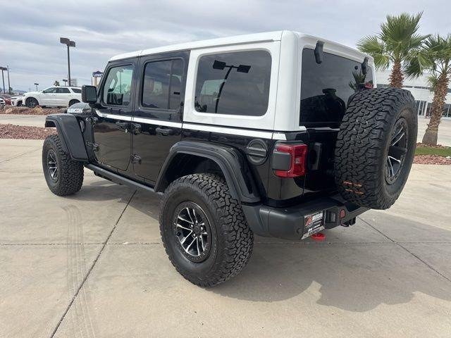 New 2026 Black Clear-Coat Exterior Paint Jeep Rubicon image 3