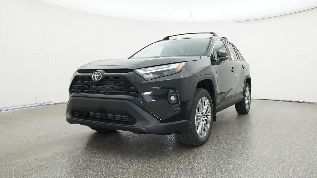 2025 Toyota RAV4 XLE Premium - Photo 17