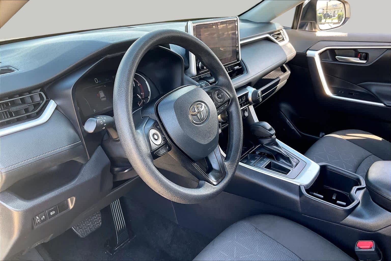 Used 2025 Ice Cap Toyota XLE image 14