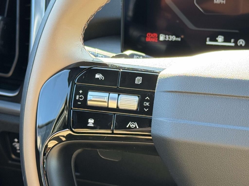 Used 2026 Green Kia X-Line SX Prestige image 23