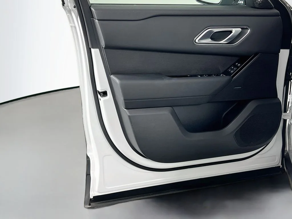 Certified Used 2026 Fuji White Land Rover S image 18