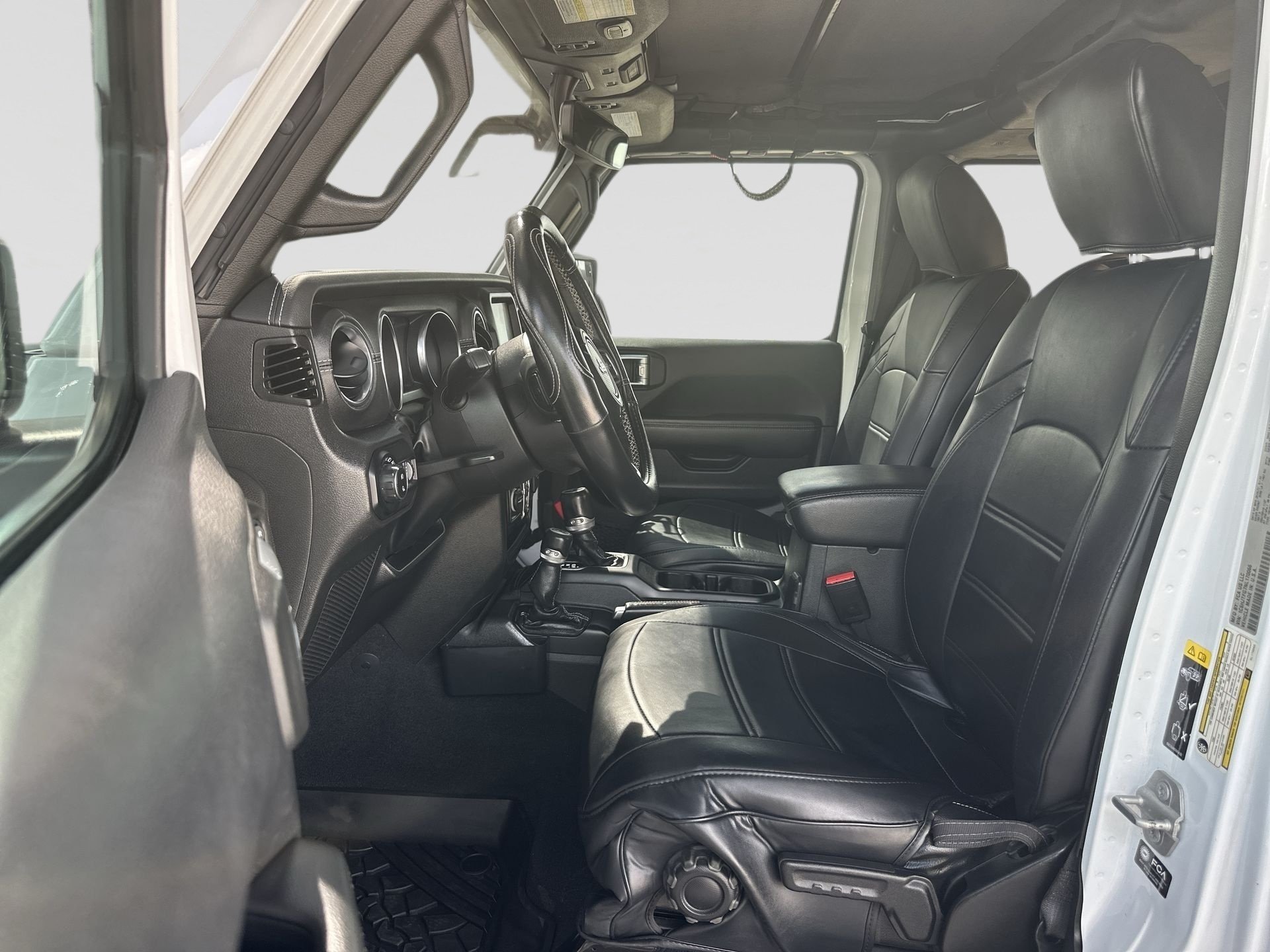 2022 Jeep Gladiator Overland - Photo 19