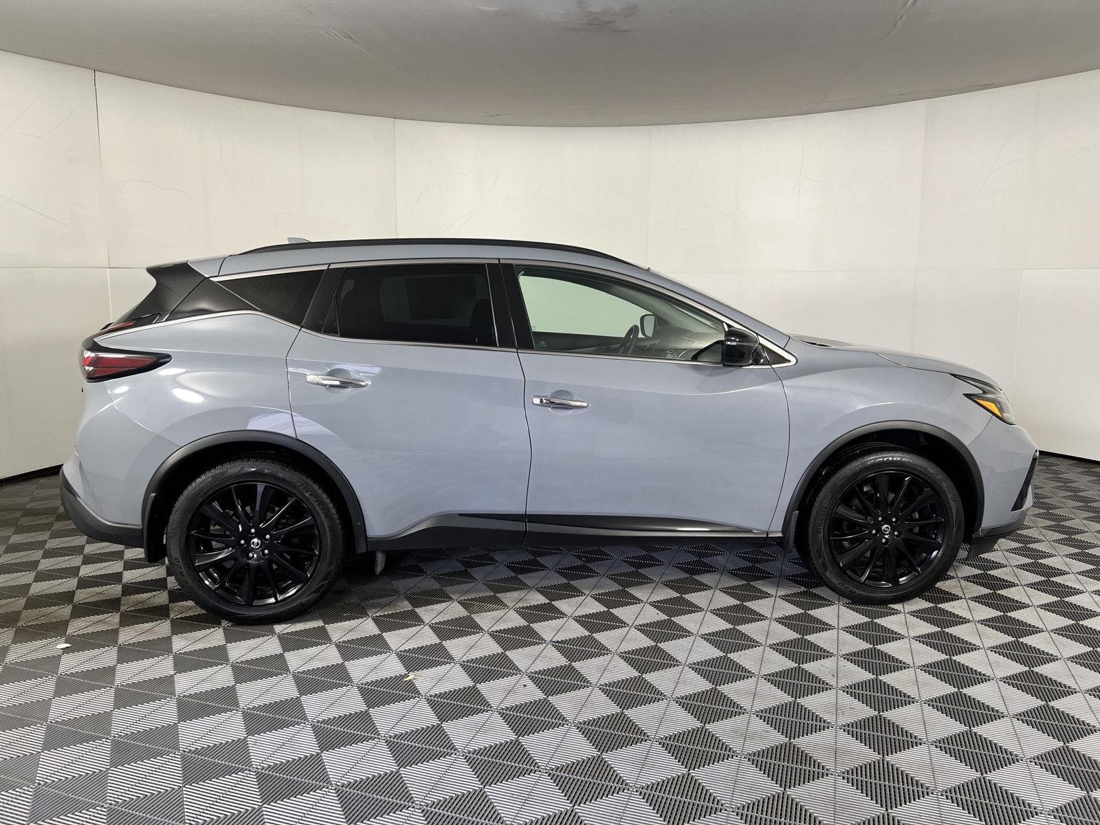 Used 2022 Boulder Gray Pearl Nissan SV image 29
