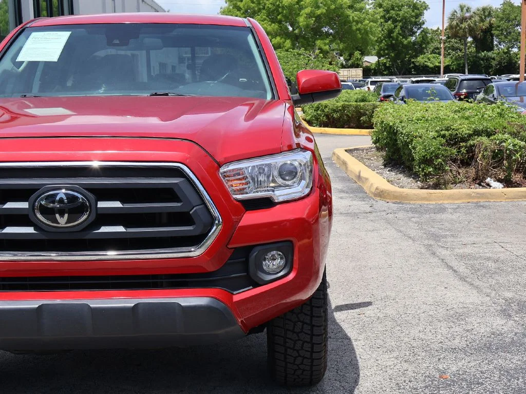 Used 2022 Red Toyota SR5 image 11