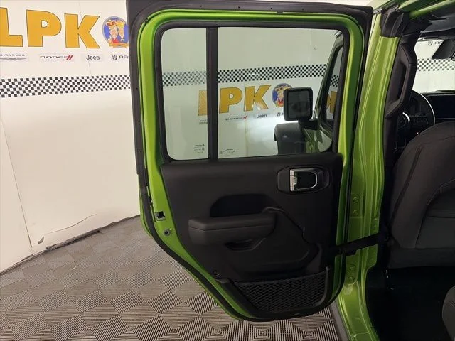 2026 Jeep Wrangler 4-Door Willys - Photo 11