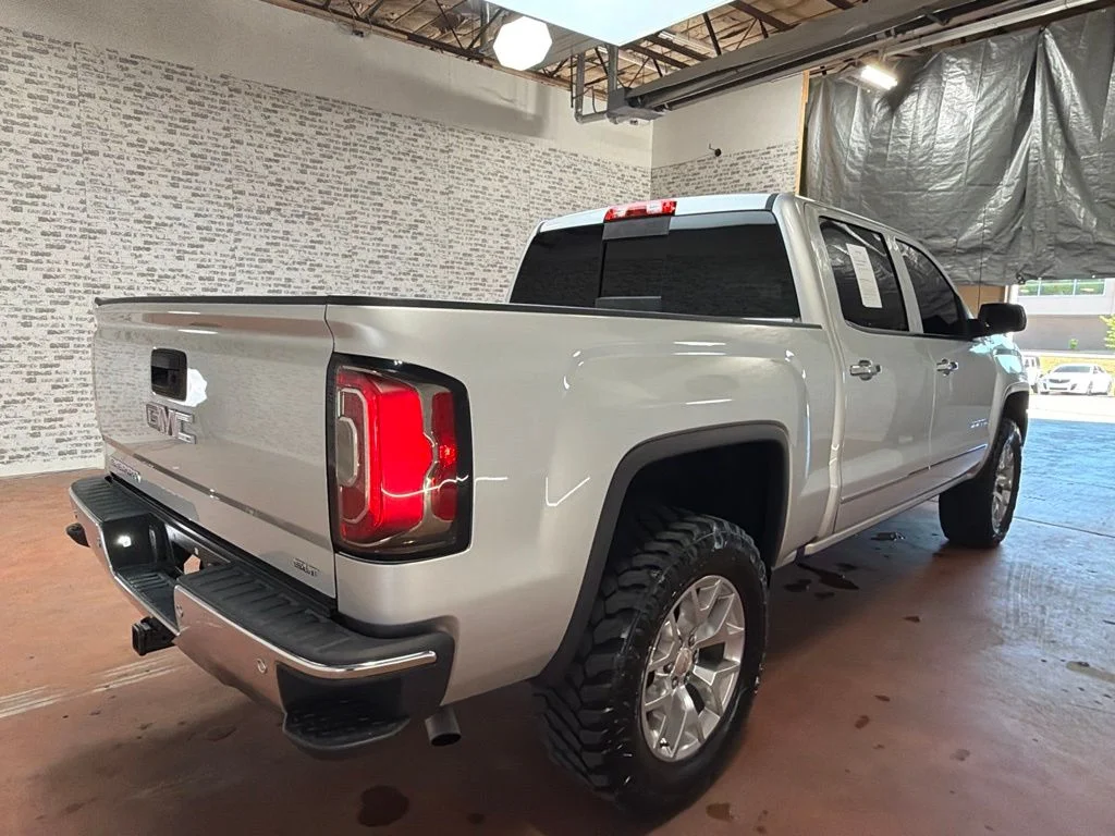 Used 2018 Quicksilver Metallic GMC SLT image 7