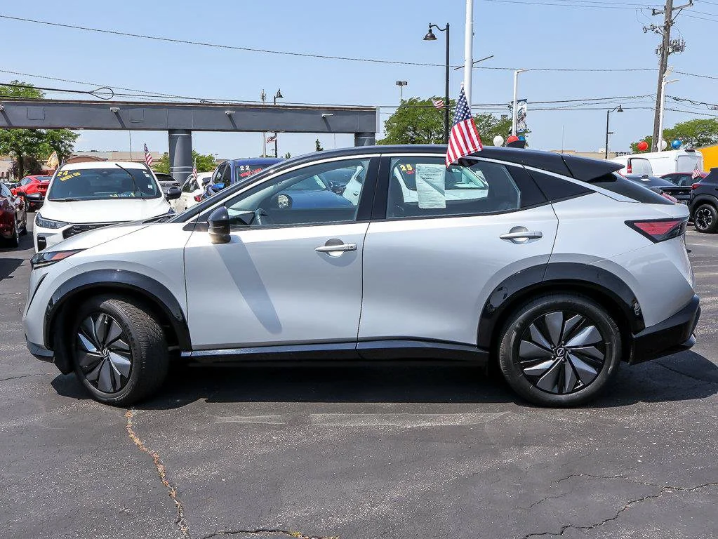 Used 2023 Brilliant Silver Metallic/Black Diamond Pearl Nissan ENGAGE image 5