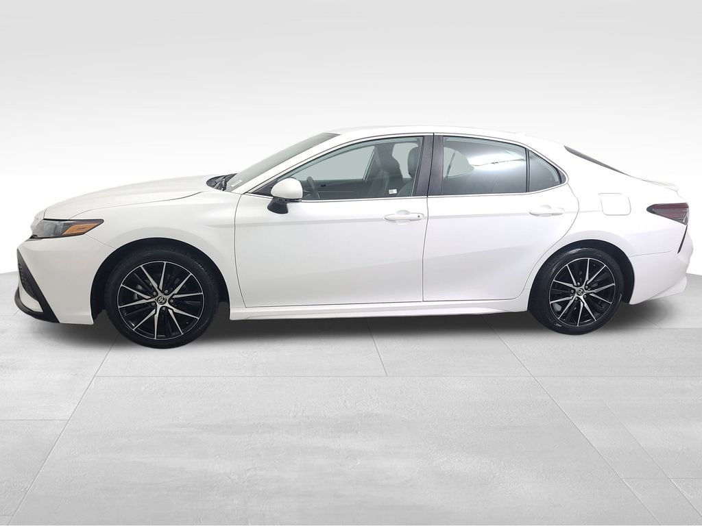 2024 Toyota Camry SE - Photo 9